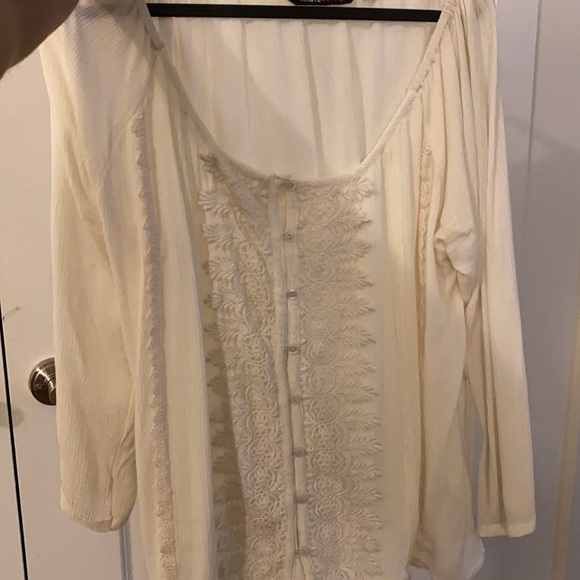 White laced top for just 10$ - Picture 4 of 4